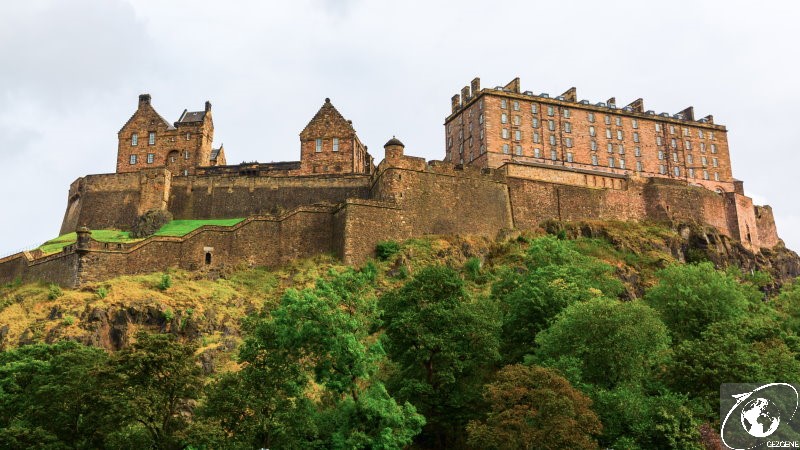 edinburgh'da gezilecek yerler arthurs seat edinburgh kalesi